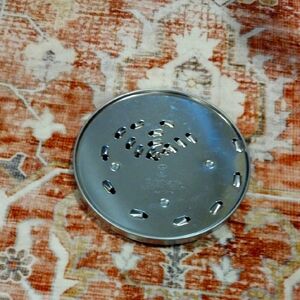 Cuisinart DLC-7 MEDIUM Shredding Disc. It is in very good condition.